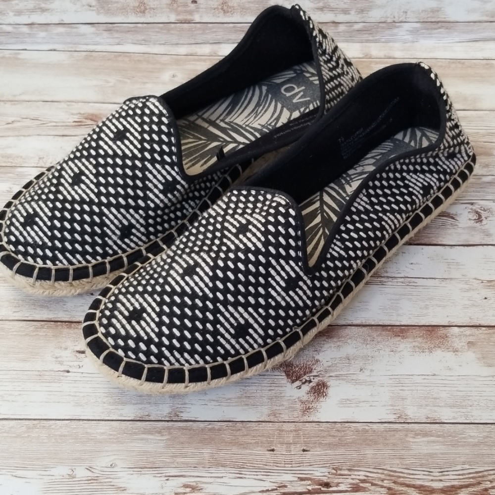 DV Dolce Vita "Desiree" Espadrilles Size 7.5